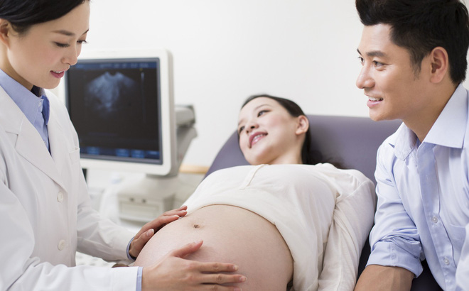 Mang thai 3 tháng đầu nên đi khám thai ở tuần 10-12