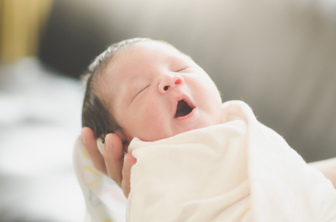 7 điều không nên làm với trẻ sơ sinh