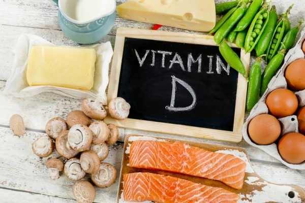 Vitamin D cũng đóng vai trò quan trọng trong quá trình phát triển khung xương và răng ở trẻ sơ sinh