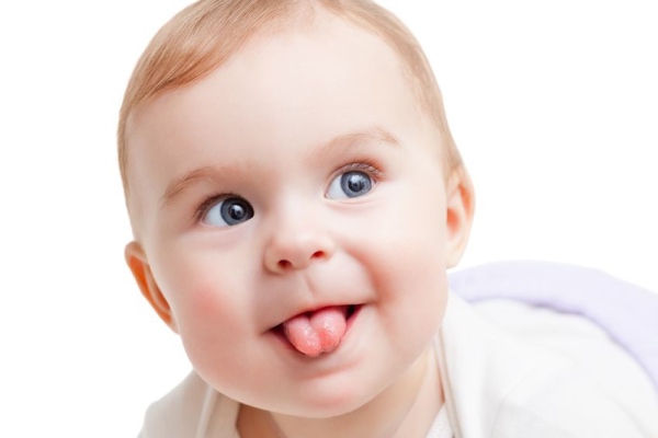 chữa tưa lưỡi ở trẻ sơ sinh