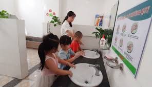 Tạo thói quen rửa tay cho trẻ để phòng bệnh tay chân miệng ở trẻ em