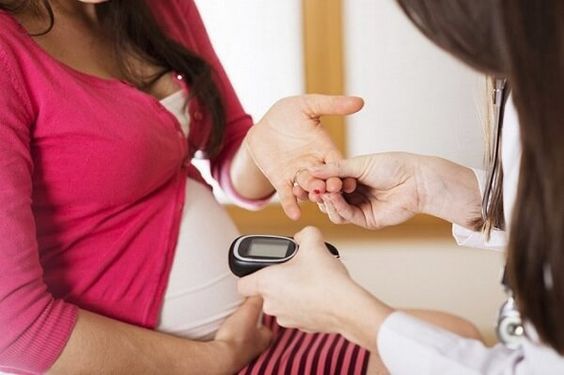 Bác sĩ sẽ chỉ định mẹ bầu làm xét nghiệm dung nạp đường huyết từ tuần 24-28 của thai kỳ