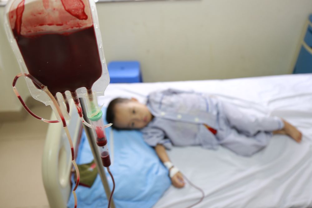Trẻ truyền máu do thiếu máu huyết tán