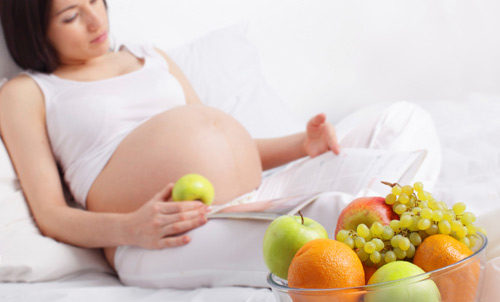 Ăn uống đúng cách giúp mẹ bầu sinh thường dễ dàng hơn
