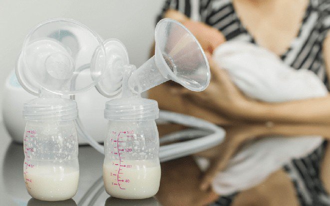 Cách mẹ bảo quản sữa mẹ sau khi vắt quyết định chất lượng sữa mà bé uống